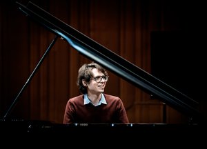 Interjú Lucas Debargue zongoraművésszel