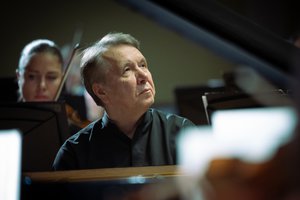 Mikhail Pletnev, Gábor Takács-Nagy and Concerto Budapest