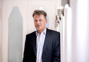 Devich Gábor: "A zene összekapcsol, közösségeket tud összekovácsolni, és a szimfonikus zenekar következő évadában az összefogás, az együttműködés fontosságára szeretnék felhívni a figyelmet"